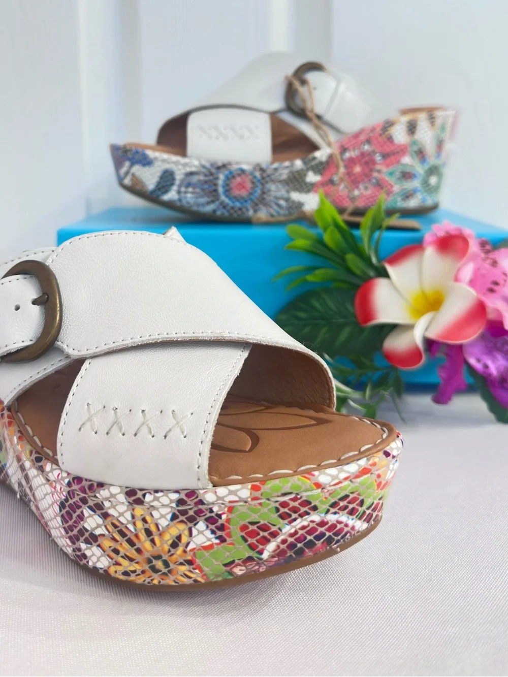 BORN ~ Off-White/White Wedge Slide Sandals w/Brass Buckle & Floral Mosaic Design